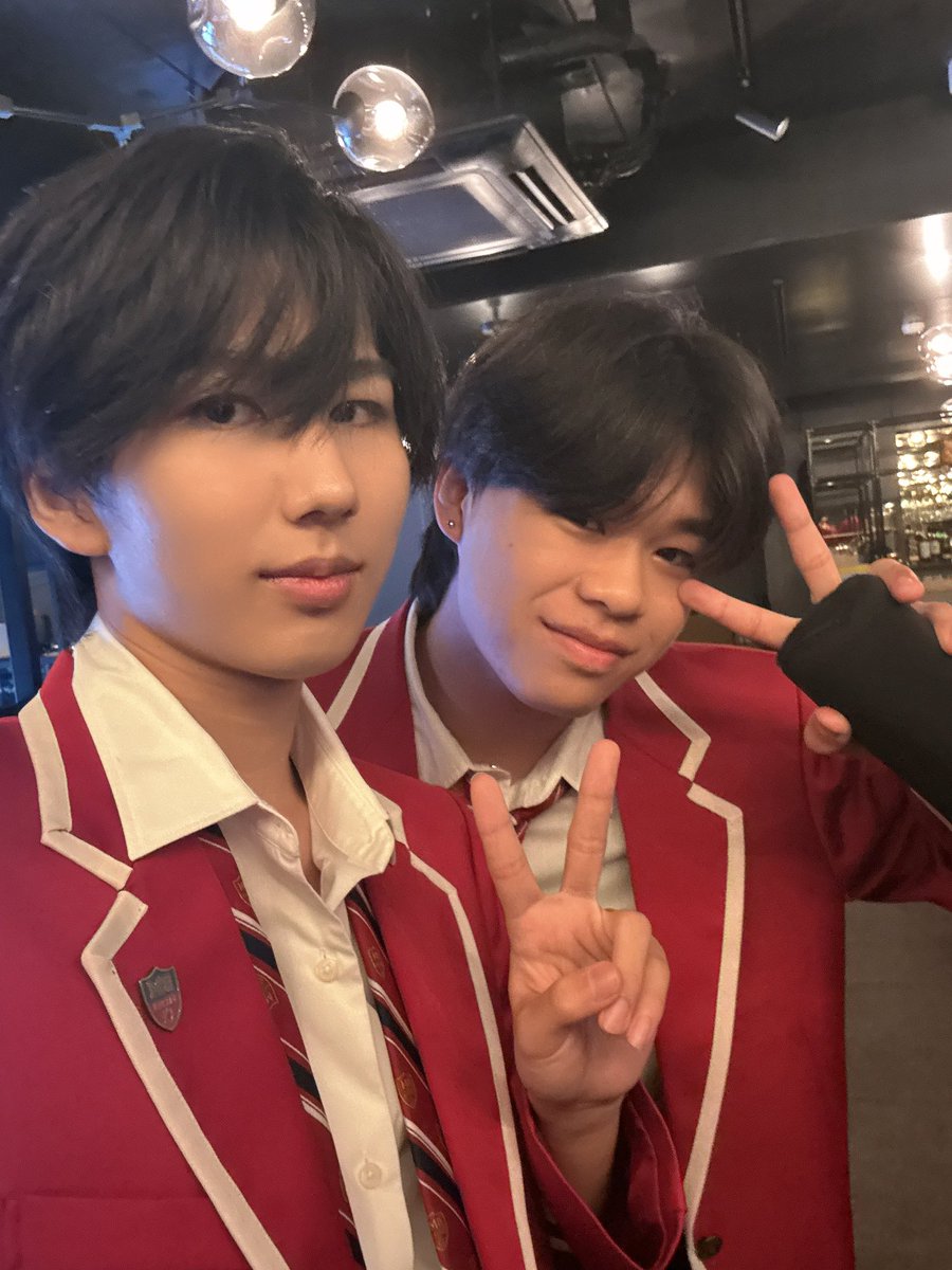 ndg_manato's tweet photo. 初！単独ライブ
ありがとうございました！！
赤いブレザーから登場！
めちゃくちゃアツいライブ
皆さんの熱気に支えられました！

手紙くれた人ありがとうー！！

撮影協力
@ndg_soma 
@ndg_eita https://t.co/5VjmiyO8Ni