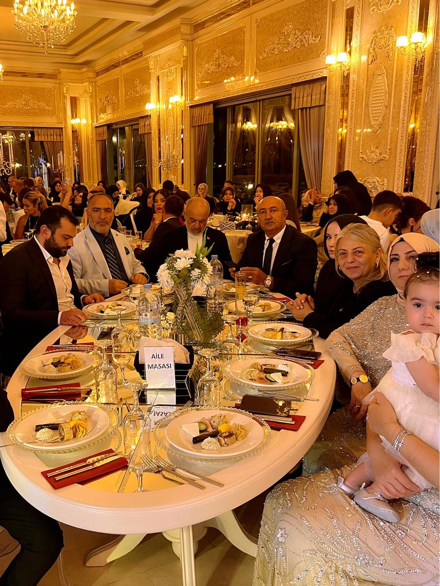 AkKeciorenResmi's tweet photo. Stk ve Halkla İlişkilerden Sorumlu İlçe Başkan Yardımcımız Erdal Çakıroğlu, Yürütme ve Yönetim Kurulu Üyelerimiz, Şehit ve Gazi Komisyon Birim Başkanımız Mahinur Alkaya'nın yeğeni Kübra&Ahmet çiftinin düğün törenine katılım sağladılar. 

Genç çiftlerimize ömür boyu mutluluklar diliyoruz. 

@RTErdogan
@hakanhanozcan
@erhansarigol
@AkpartiAnkara
@omerfarukislam