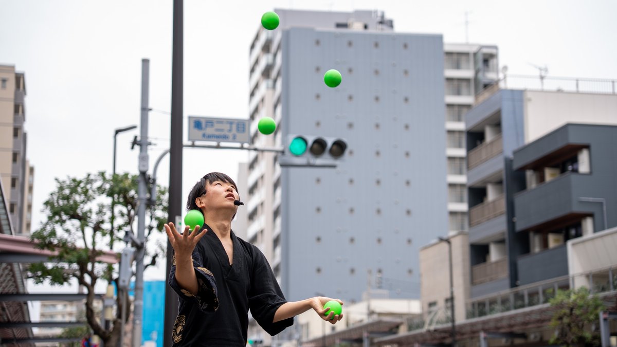 jugglerkyon's tweet photo. 本日エンカメ！に初出場でした。東京にきて初のイベントチックな大道芸。楽しかった～
#エンカメ https://t.co/slTBG6T8Ej