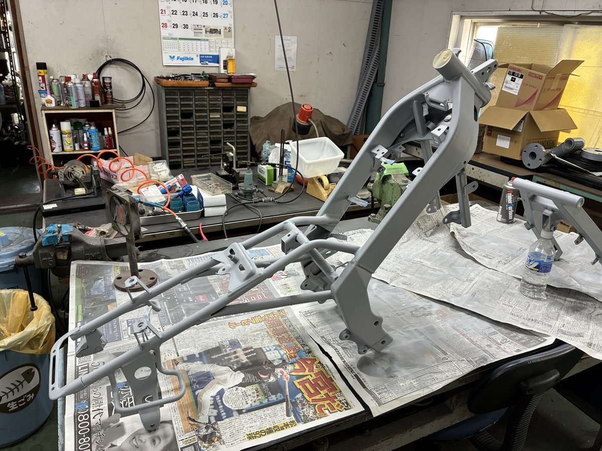 hakuro_400r's tweet photo. #nsr50
#nsr80
#2スト
#nチビ
#NSR
#原付 
#レストア
フレームサフも完了！シリンダーポート加工完了
勿論，ウレタン塗装してます。 https://t.co/8vxnAwBEx2