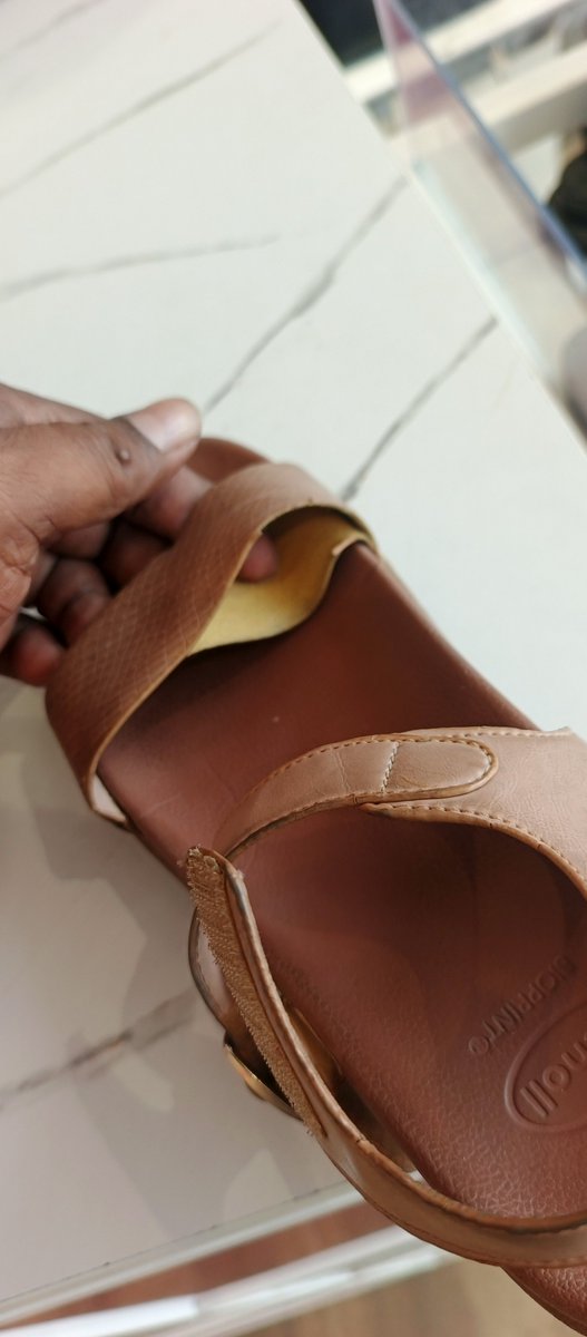 PROTECHKrishna's tweet photo. Hei, Do You know the life of BATA Sandals. It is only 90 Days.

Procured on June 9th annd today is 13th September, it was 96 days. Os warranty not covered. It is not about warranty. It is about Quality of BATA. Great Brand with Worst Quality. https://t.co/tt3lLztxOY