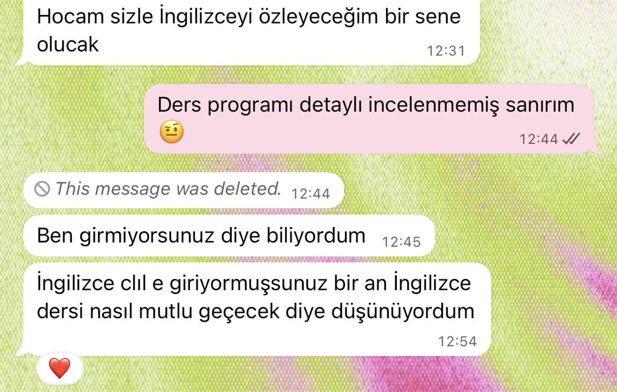 hiskimseyim's tweet photo. ağlıyorum https://t.co/LTcrVbHbK6