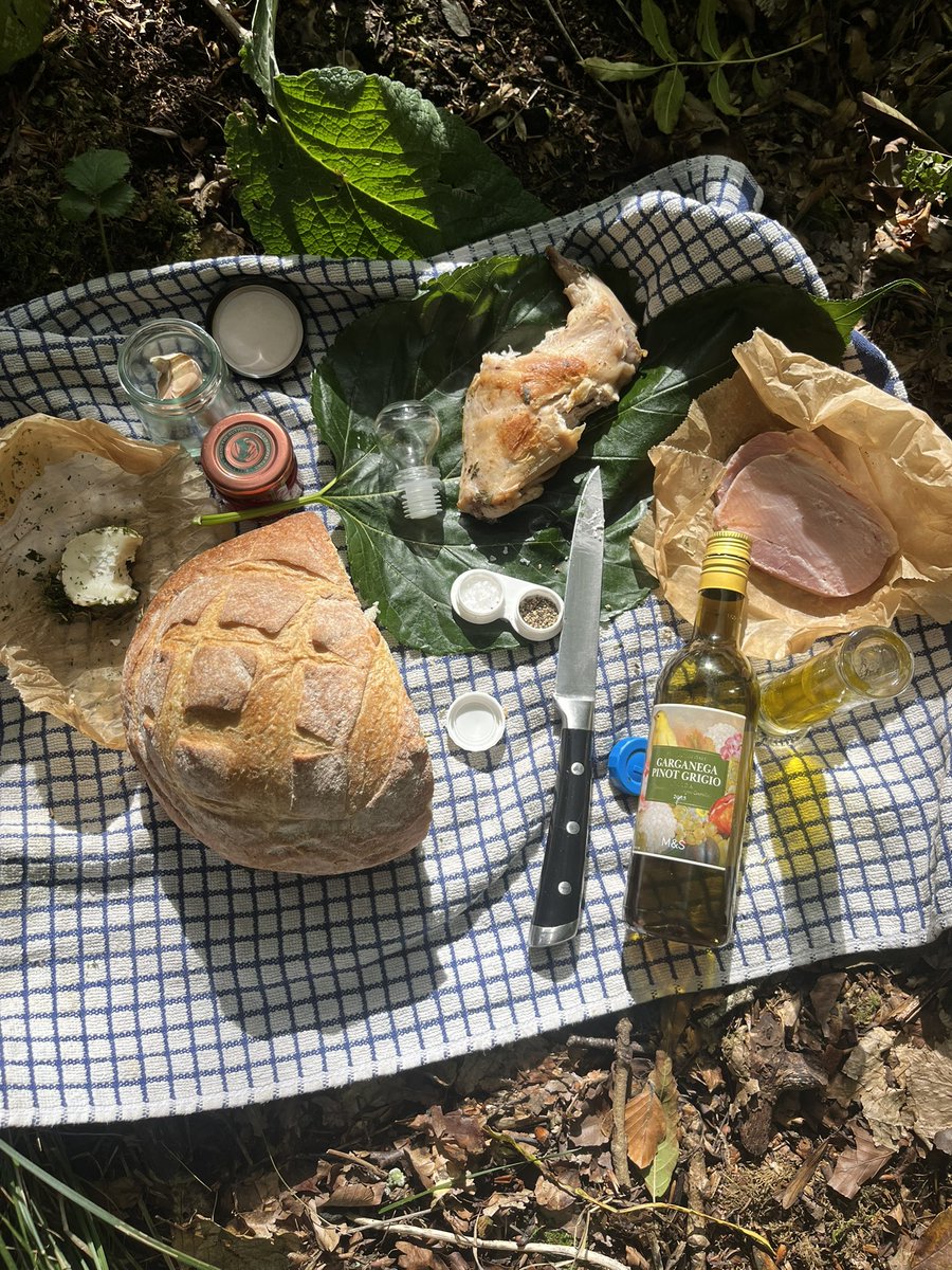 jjvincent's tweet photo. came across this description ages ago of a French peasant’s dinner and decided to recreate it on a walk yesterday https://t.co/RXazyJfaA2