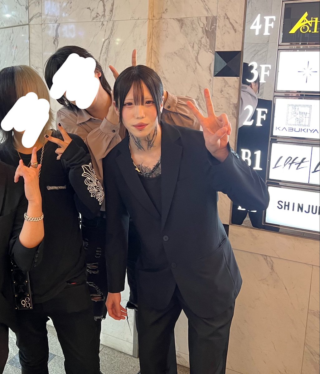 4rsx_io's tweet photo. どっちも僕です https://t.co/4tSu7Go3qW