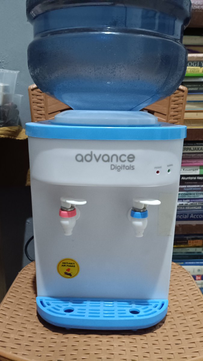 tyachoi_'s tweet photo. Dispenser di kos an aku
Bisa buat air panas

#zonauang #shopee #shopeeaffiliate 
https://t.co/YpKyoxGxgj https://t.co/GwaKeadjOm