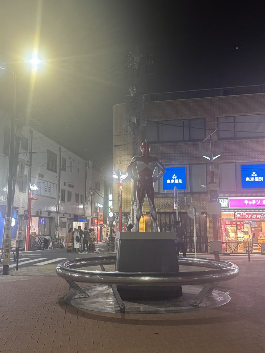 TB1235467's tweet photo. 今日の出社も、帰りも徒歩です

徒歩も修行の一つ科目です

何も考えずに

ただ、ただ
目的に向かってるだけだ

撮影、投稿しなければ
スマホを捨てたいです

修行に全く役に立たないです https://t.co/okFUEq2OeH