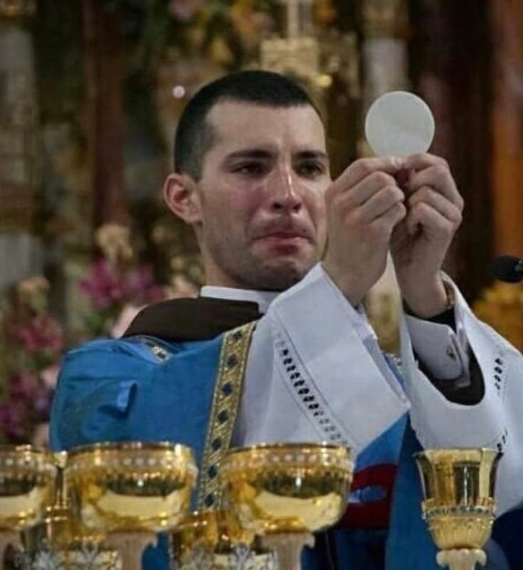 JustAdaugoijele's tweet photo. THE CATHOLIC CHURCH AND THE EUCHARIST IS TRUE 🥺 https://t.co/T8TdZBWuYw