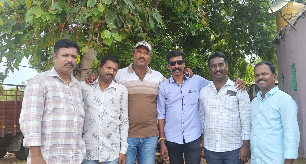 paseli51572's tweet photo. 🚀 INTERLINK NEW JOININGS @ TIRUPATI 💙
A New Beginning • A Stronger Community • A Bigger Vision
Today, we are excited to welcome new Linkers from Tirupati into the growing InterLink community! 🌐🤝
✨ Welcome to the InterLink Family!
Together, we are learning, connecting, building, and moving forward toward a future powered by Human Nodes, community participation, and innovation.
📍 Location: Tirupati, Andhra Pradesh
📅 Date: 13-09-2026
👥 New Members: New InterLink Linkers
🤝 Community Builder: Mr. PASELI RAJESH
One Community. One Vision. One Future. 💙
@kv_interlink
@reina_itl
@MaheshMagnus1
@inter_link
@interlinklabsas
#InterLink #ITLG #ITL #NewJoinings  #InterLinkCommunity #Linkers #CommunityBuilder