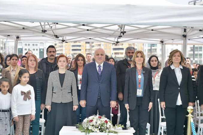 ysn_beyX's tweet photo. Gülistan Doku ailesinin avktı Ali Çimen, 6. dalgadan sonra aşğdaki paylaşımı yaptı

Aynı sözleri, Gülben E. ile brlikte katıldığı okul açılışnda Narin Güran'ın ailesini suçlayan Diyarbakır Valisi Murat Zorluoğlu da sylemişti

Aynı yalanlar, aynı suçlamalar. Senaryoyu yazan kim ❓ https://t.co/Ai95W1LGHB