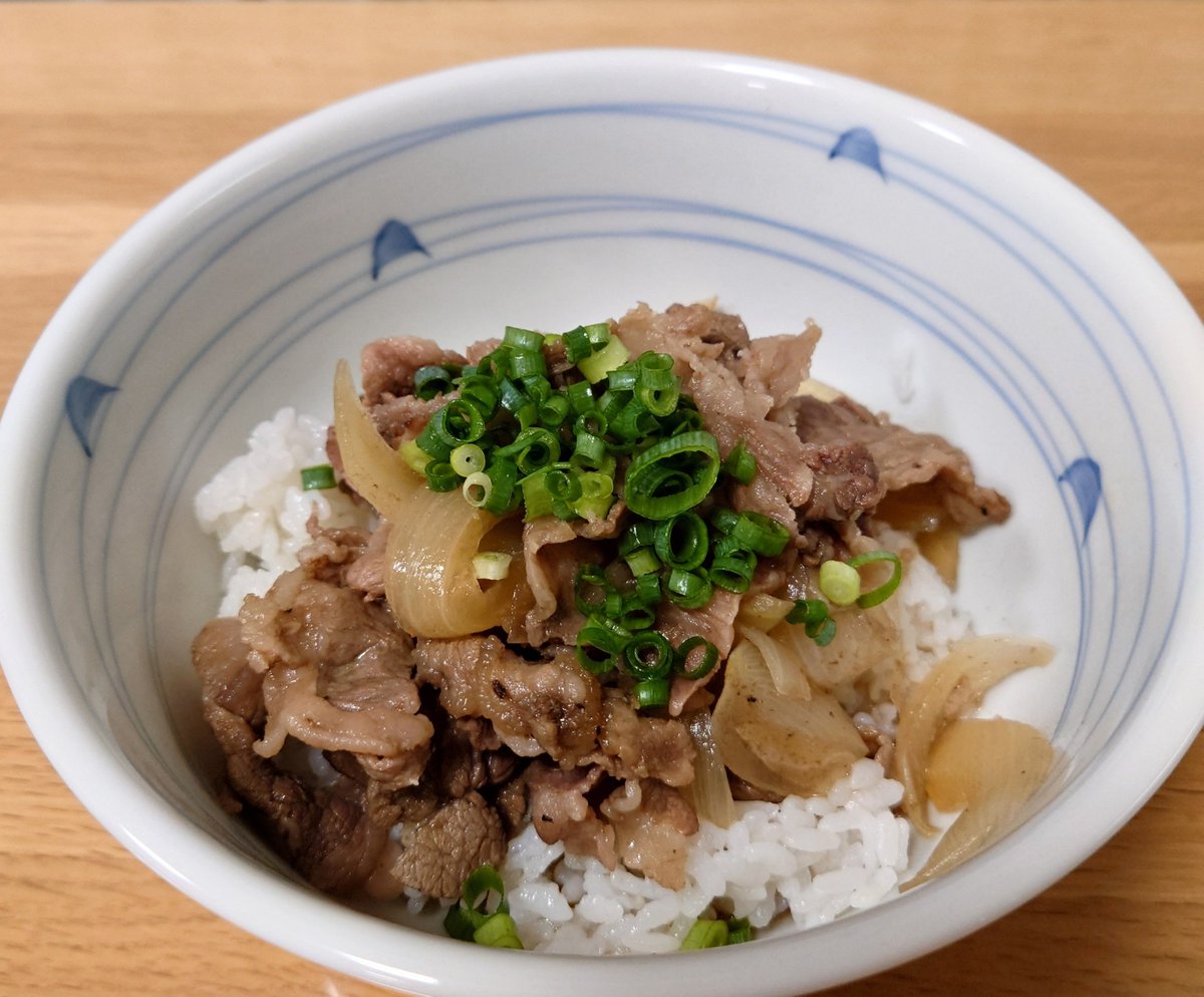 AHCOchan's tweet photo. 今夜は、牛丼です。

#夕飯　#おうちごはん　#夜ごはん https://t.co/vF574dD77K