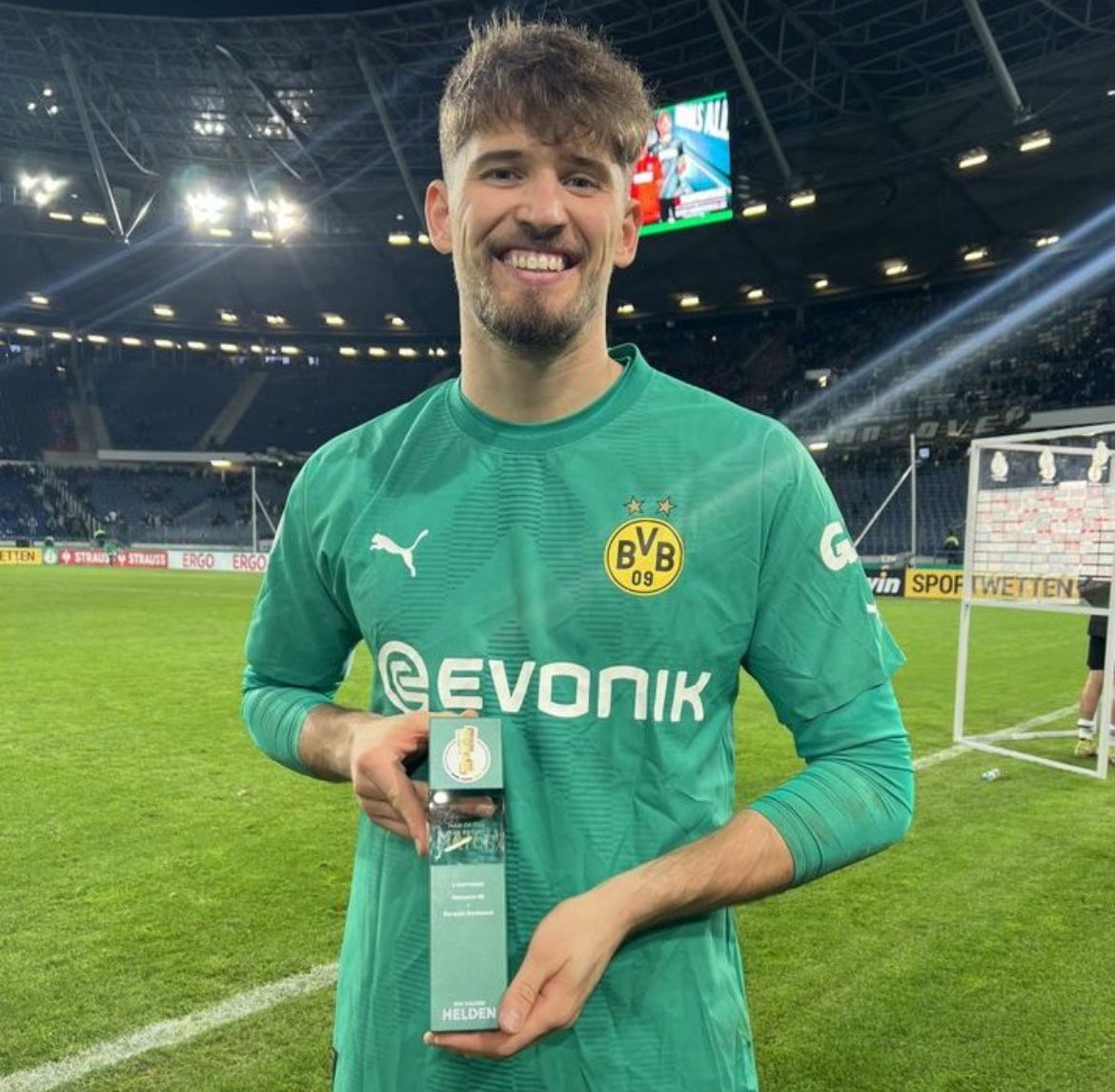 mxdrista's tweet photo. 🚨| Gregor Kobel a été PROPOSÉ au Real Madrid. 🤯🔥

Madrid l’a suivi de près, mais cela n’a pas été PLUS LOIN. ✅ https://t.co/cdF3Rp9kUE