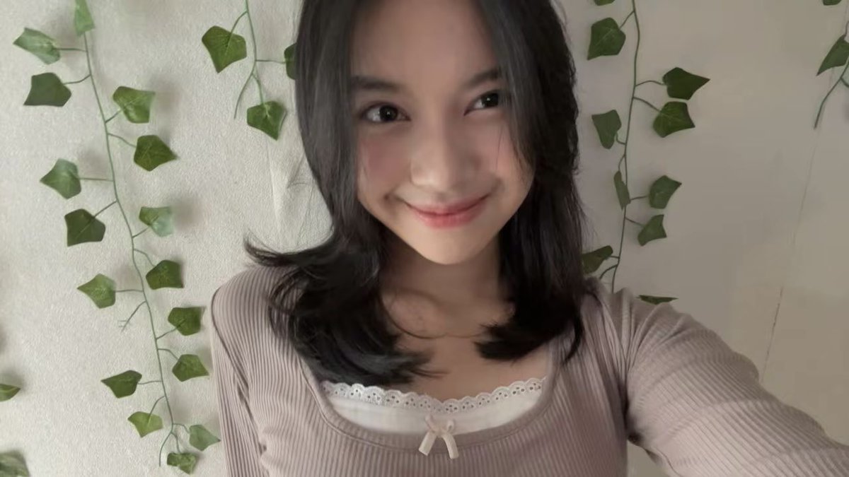 N_IntanJKT48's tweet photo. terima kasih banyak yang sudah vc hari iniii, pastinya segerugu bagangeget bigicagaragaigin YTTA😁🤪🙏🏻 hehehehe MAKASI YA lysm infinityy🤍🤍🤍🤍🤍 SEEE UU TANGGALLL 28 kalo km vc (msh ad sesi 1 btw) HEHEHEHE https://t.co/1jfeYHyUgi