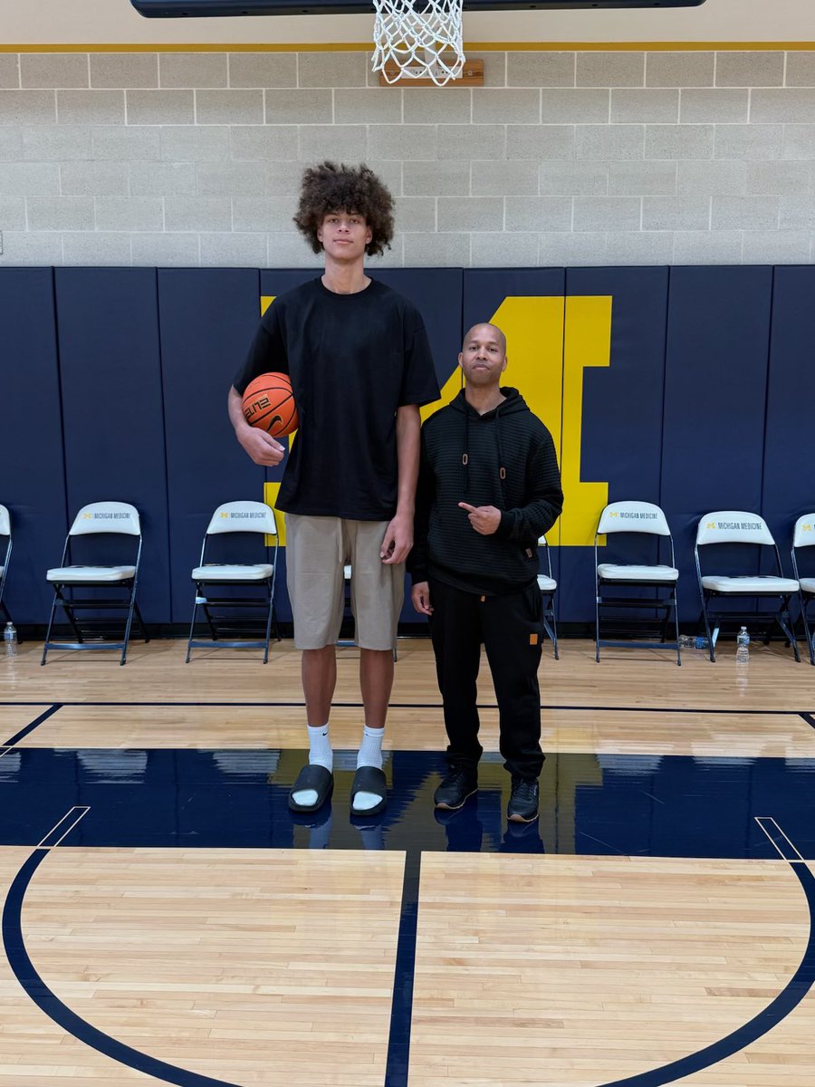 raseanreeves's tweet photo. 7’4” Dylan Betts was in Ann Arbor this weekend with his parents and manager, Rashad Phillips.

Elite size. Shooting touch. Athleticism. Fluidity. Reported 9’9” wingspan.

Phillips has a proven eye for identifying prospects early.

Dylan Betts could be NEXT. https://t.co/T3kTUJbD18