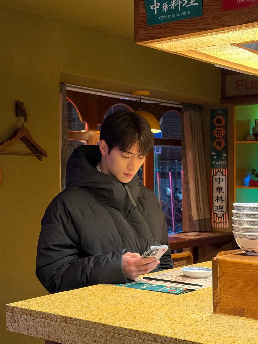 manofcreation0's tweet photo. #MOC_NOW  [#서강준] 

“네가 생각하는 것보다 더. 
나도 감당이 안 될 만큼 많이 내가 널 사랑해”
이랬던 남궁이랑 미도가 어떻게 헤어져..🥺

본격적으로 펼쳐지는 남궁과 미도의 이야기❤️‍🩹
2회가 더 재미있다던데?!
오늘 밤 9시 20분 본방사수✨

#SEOKANGJUN 
#너말고다른연애 #ALoveOtherThanYours https://t.co/wnSJY1Sbrm