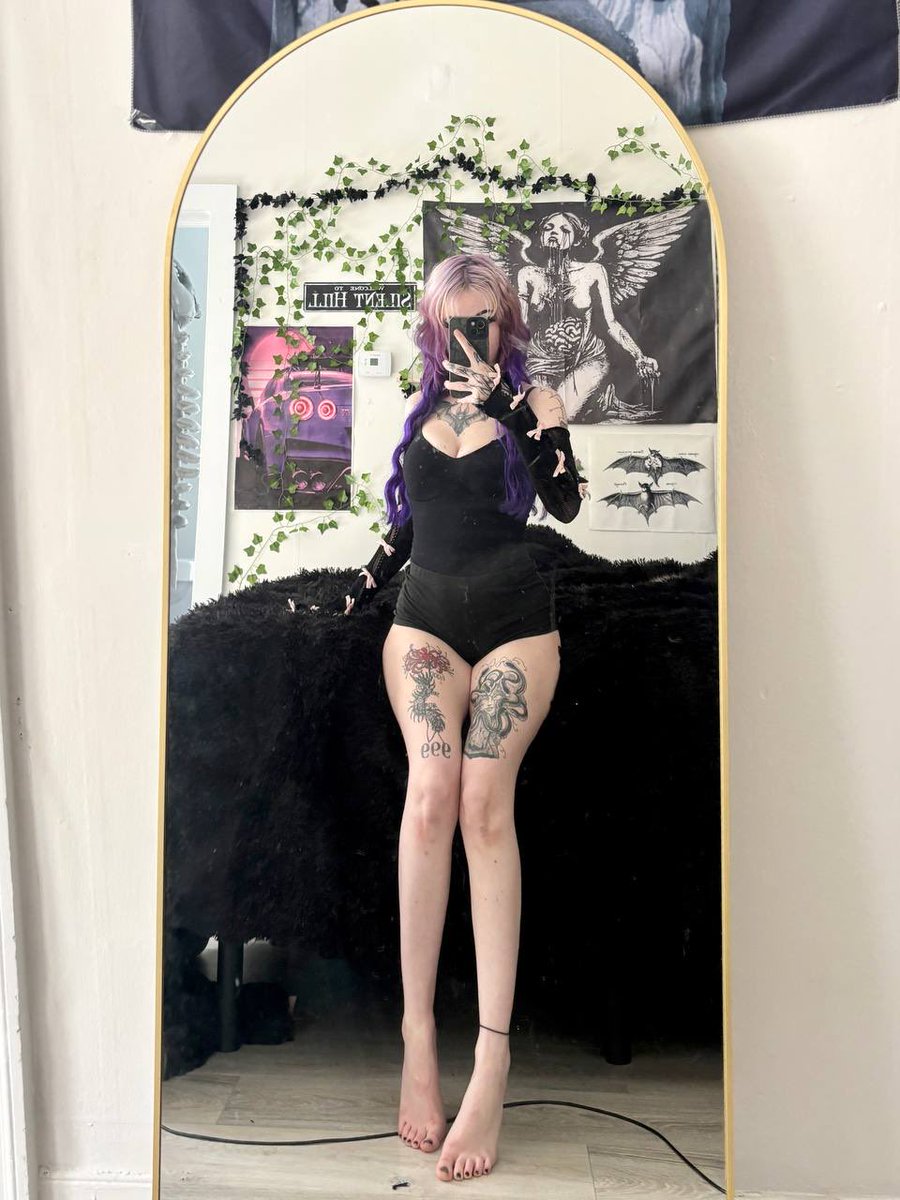 kiravayne27's tweet photo. Lowkey craving attention— highkey pretending i’m not 😩🥵 https://t.co/Rc7Yz69MP7