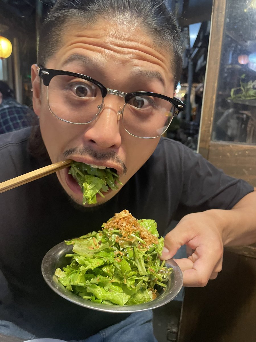 kanbeeeeeeeee's tweet photo. タコライス➖¥1050→東京喰種➕20000
→タイ料理¥5000→合計13500勝ち。 https://t.co/U1V52DgRm2