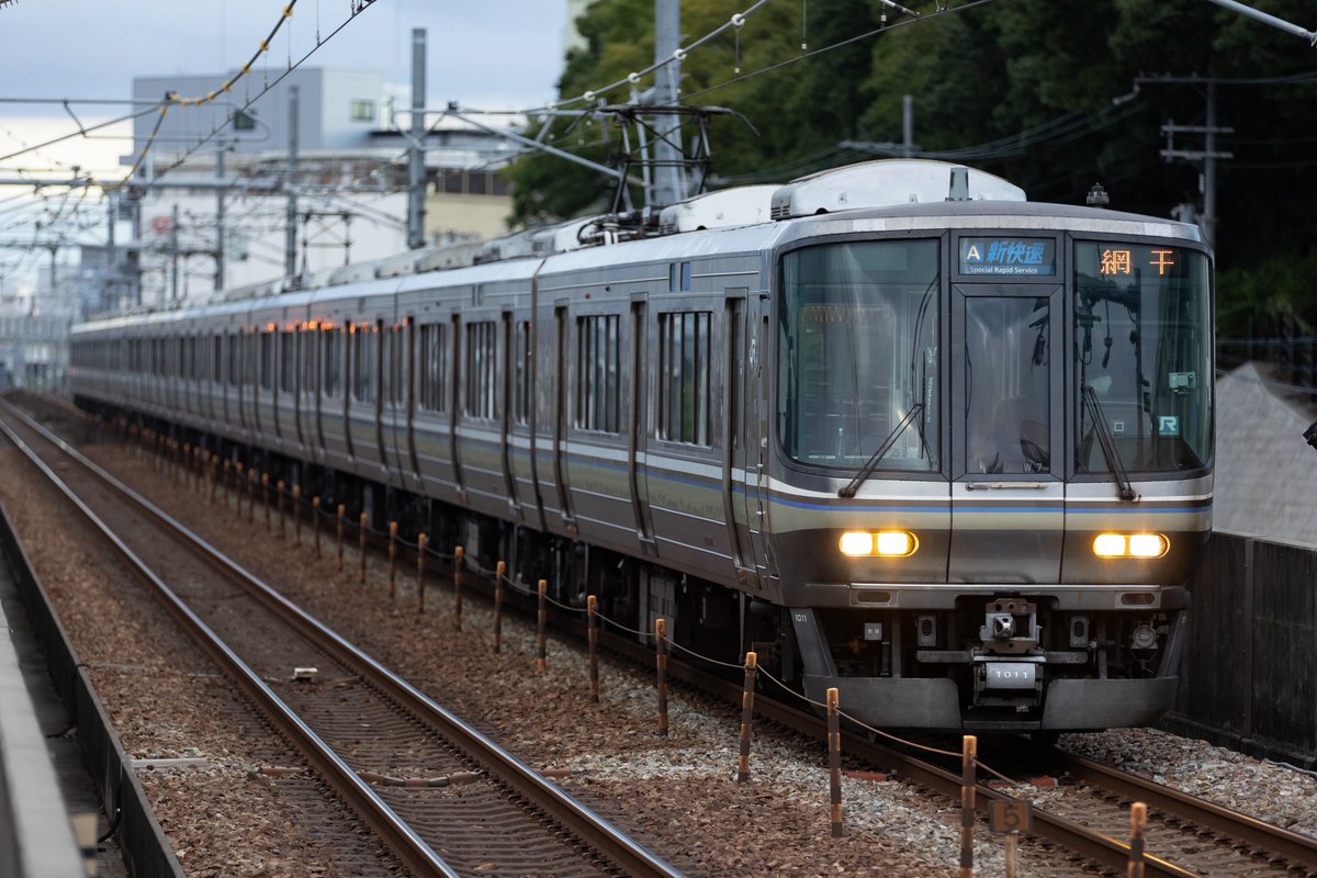 dd_9306's tweet photo. 転落防止幌と路線記号が共存してた時代あったのかなー https://t.co/MVKyGaWmZP