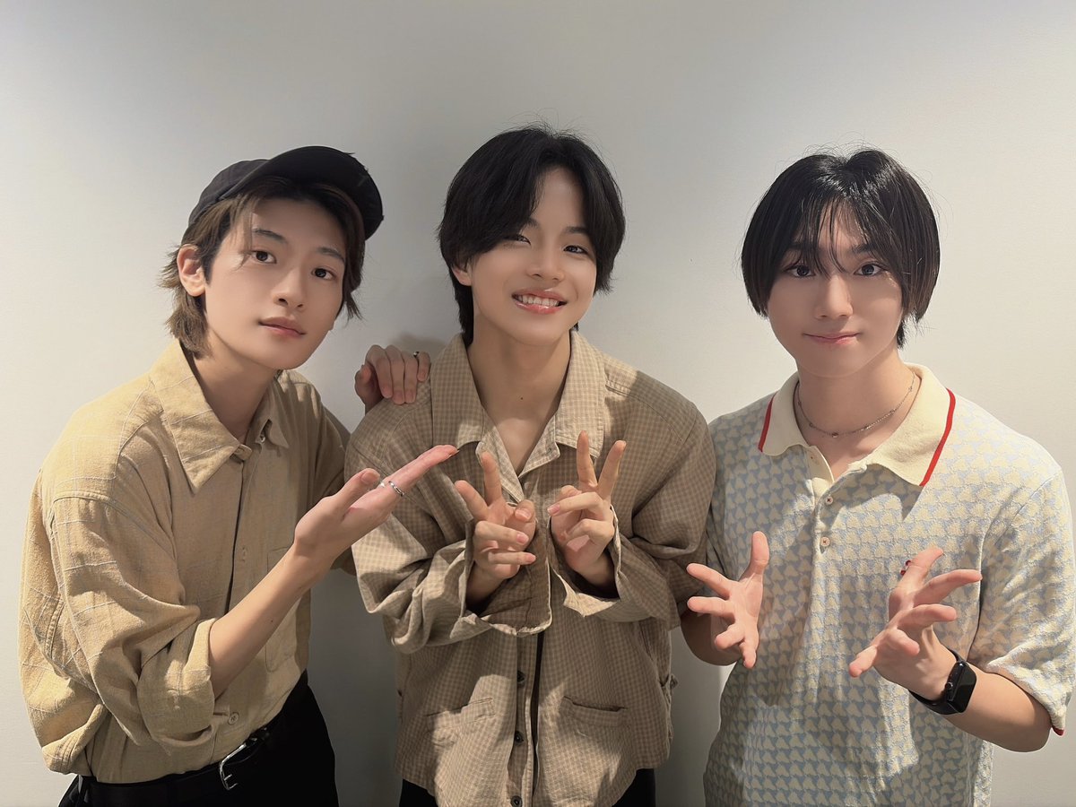 Lienel_official's tweet photo. 〖RADIO_INFO〗

／
このあと20:30〜！🥳
#FM大阪「#Lienel のラキネルパーティー」
＼

今週も #芳賀柊斗 #森田璃空 #武田創世 の3人でお届けします❤️🩷🧡

#ラキネル をつけて、
たくさんの投稿をお待ちしております✏️

📻radiko
https://t.co/N0lWepSFDo

📮メッセージ
https://t.co/y502SHxadl https://t.co/In5K3Ltr2R