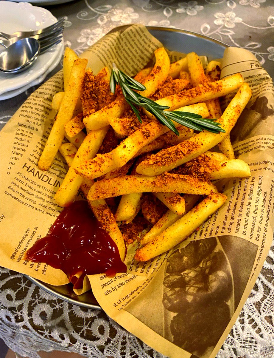 NicolleChe708's tweet photo. Got caught sneaking extra fries from my partner’s order + got playfully scolded back  best side of this chaotic little life is you. https://t.co/HAa4aHQgql