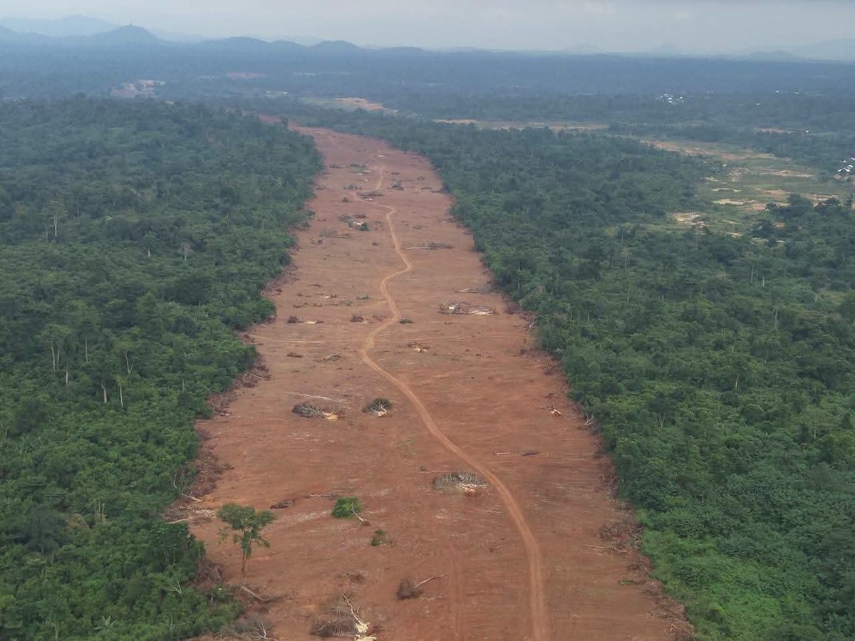 FelixKwakyeOfo1's tweet photo. Experts define Right-of-way in road construction as  "the total width of land legally acquired and reserved for the construction, operation, maintenance, and future expansion of a road or highway."

Tomorrow, President Mahama will preside over the formal handover of the 175.6km  Right-of-way clearance by Engineers of the Ghana Armed Forces to the Government of Ghana at Kwaso, near Ejisu, paving the way for the construction of a 198.7km Accra-Kumasi Expressway - the single largest capital investment by any Government in the history of Ghana.