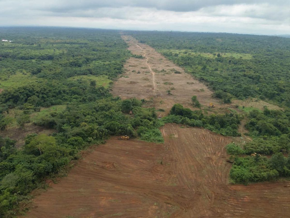 FelixKwakyeOfo1's tweet photo. Experts define Right-of-way in road construction as  "the total width of land legally acquired and reserved for the construction, operation, maintenance, and future expansion of a road or highway."

Tomorrow, President Mahama will preside over the formal handover of the 175.6km  Right-of-way clearance by Engineers of the Ghana Armed Forces to the Government of Ghana at Kwaso, near Ejisu, paving the way for the construction of a 198.7km Accra-Kumasi Expressway - the single largest capital investment by any Government in the history of Ghana.