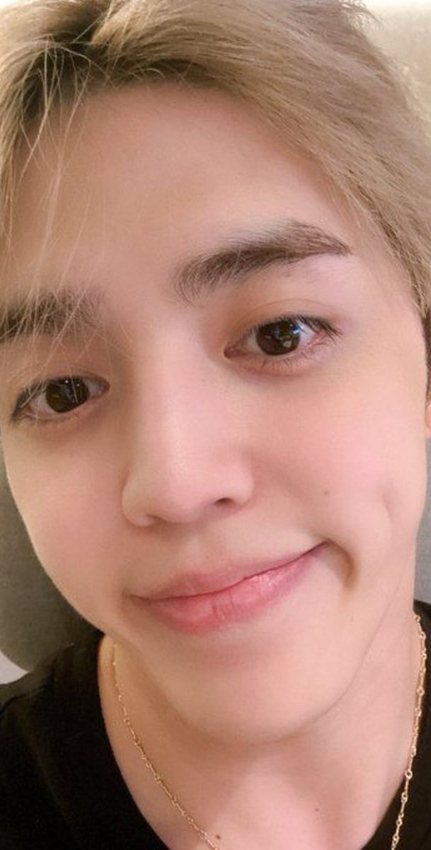 hanche0lism's tweet photo. bare faced SEVENTEEN appreciation - A THREAD 🩷🩵💎

starting with leader-nim 

Seungcheolie 🍒❤️ https://t.co/uVs9DNOEpY