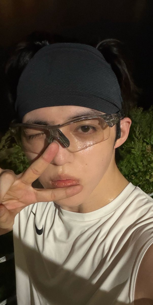 hanche0lism's tweet photo. bare faced SEVENTEEN appreciation - A THREAD 🩷🩵💎

starting with leader-nim 

Seungcheolie 🍒❤️ https://t.co/uVs9DNOEpY