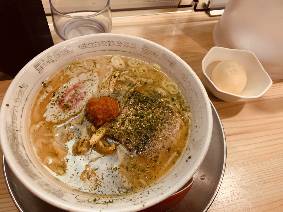 ermag_mu_fu's tweet photo. 横浜散策の旅
ラーメン博物館最高だった🍜
念願の焼き立てハーバーも食べられた https://t.co/zdU5bqHD8I