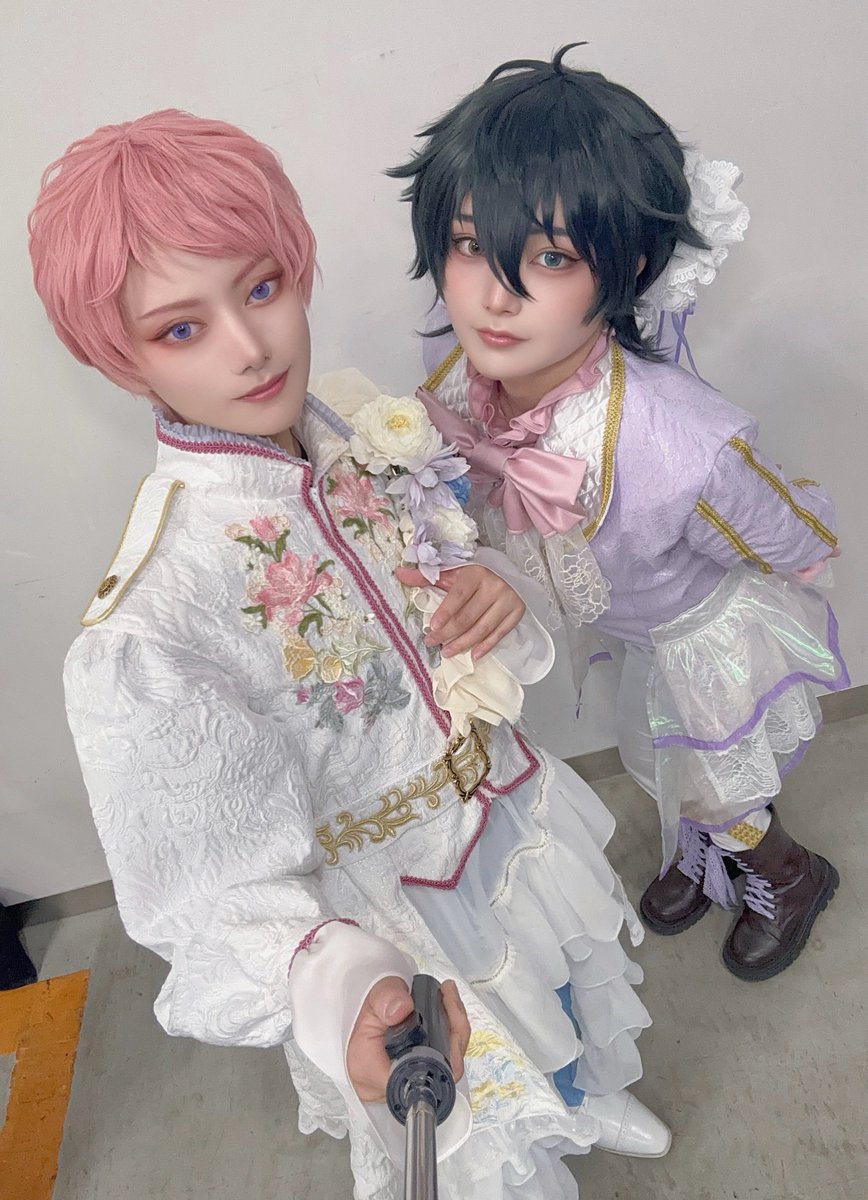naoo_cos's tweet photo. ブリデお疲れ様でした！
カノディシーさんとヘンゼルでいました🏡
写真集を手に取って頂いた方、交流してくださった方々ありがとうございました🍪😊

⚠︎2.5cos https://t.co/WtmtOFLmFb