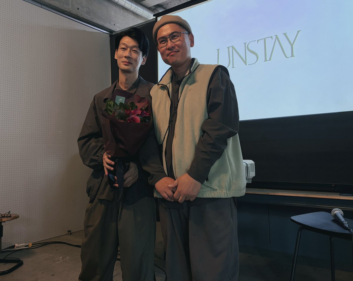 totsuzen452029's tweet photo. UNSTAYのオープニングPOPUPとっても良かった🎉 短編映画もブランドコンセプトもこの上なくマッチしていて音楽も素晴らしく、とても上質な作品を観させて頂きました。トークショーでもコンセプトの深掘りやどたばた裏話も聞けて楽しすぎた!!写真もいっぱい撮れた🥹 #UNSTAY https://t.co/8YlaPiMOIW