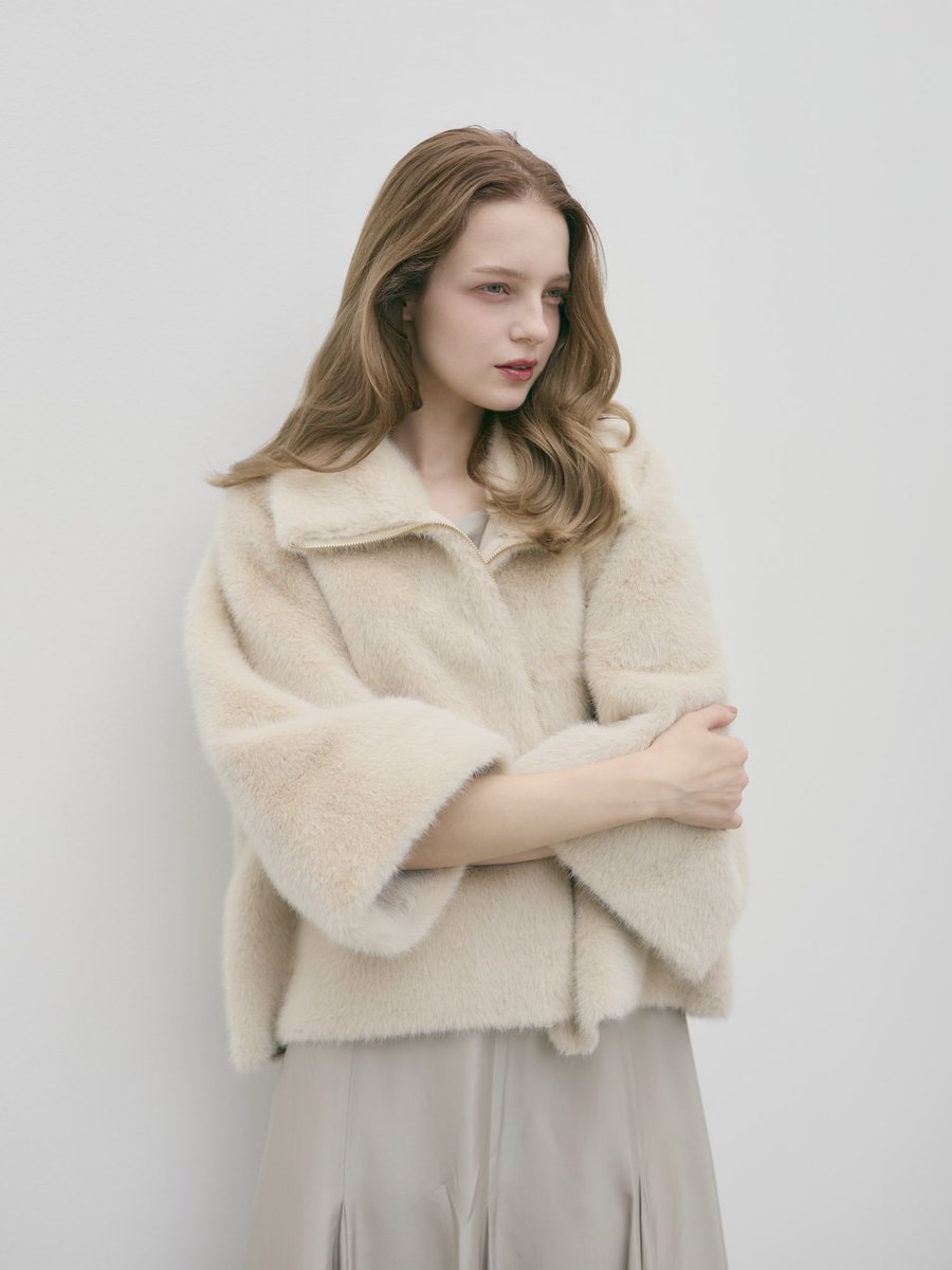 cleblatt_jp's tweet photo. ［POPUP STORE アウターフェア］

9月14日・15日・16日の3日間限定で、WINTER COLLECTIONより新作アウターを10%OFFの特別価格でご予約いただける先行予約会を開催いたします。

冬の新作をひと足早くご覧いただけるこの機会を、ぜひご利用くださいませ。 https://t.co/2BHjkHKeo7