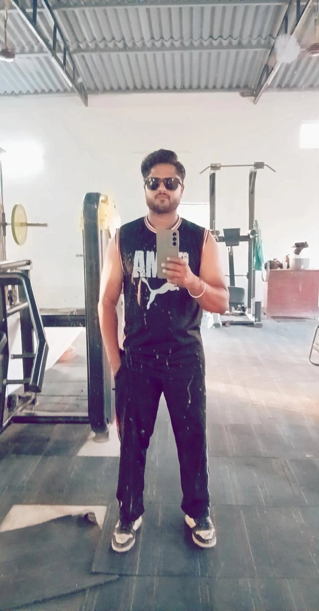 jackqdbrc's tweet photo. someone will gym with me 💪
#gym #photo https://t.co/KFh4VKvB3G