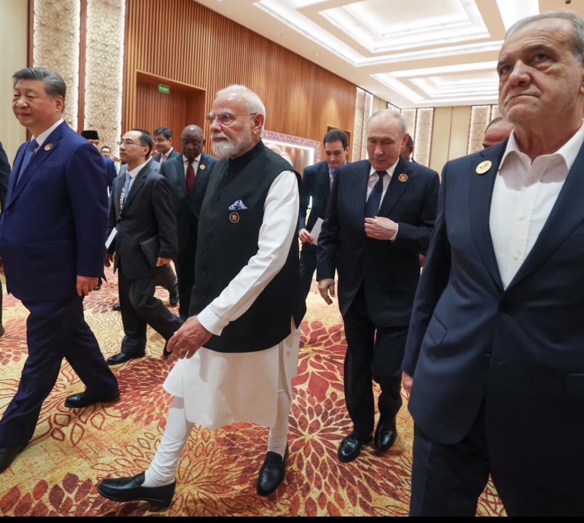 AJ_Opinion's tweet photo. Why is Pakistan & so called journalists like @zoo_bear and @khanumarfa, targeting #BRICS? Is it because the event was highly successful in India, or because India is emerging strongly on the global stage, or perhaps because Pakistan has failed to become a member despite repeated requests? What exactly is the reason? Why are they all so fired up?

@NIA_India @DelhiPolice @Uppolice Keep in mind that there is a whole mindset at work behind things turning negative in this way.

Cc @HMOIndia @AmitShah @myogiadityanath