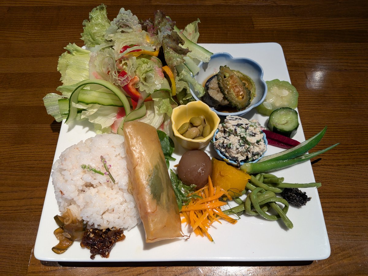 SCENT_GENERAL's tweet photo. 増えた体重を、筋肉を増やして減らす！と決めて、ほぼ毎日ひーこらやってるけど、本当に痩せるかな…
食事をガッツリ減らせばすぐ落ちるけど、後々体力が落ちるから食べながらやりたい。でも運動量を戻したらまた太るんだよな。本当は好きなだけ食べても太らない身体が欲しい🫠 https://t.co/085r2C00eL