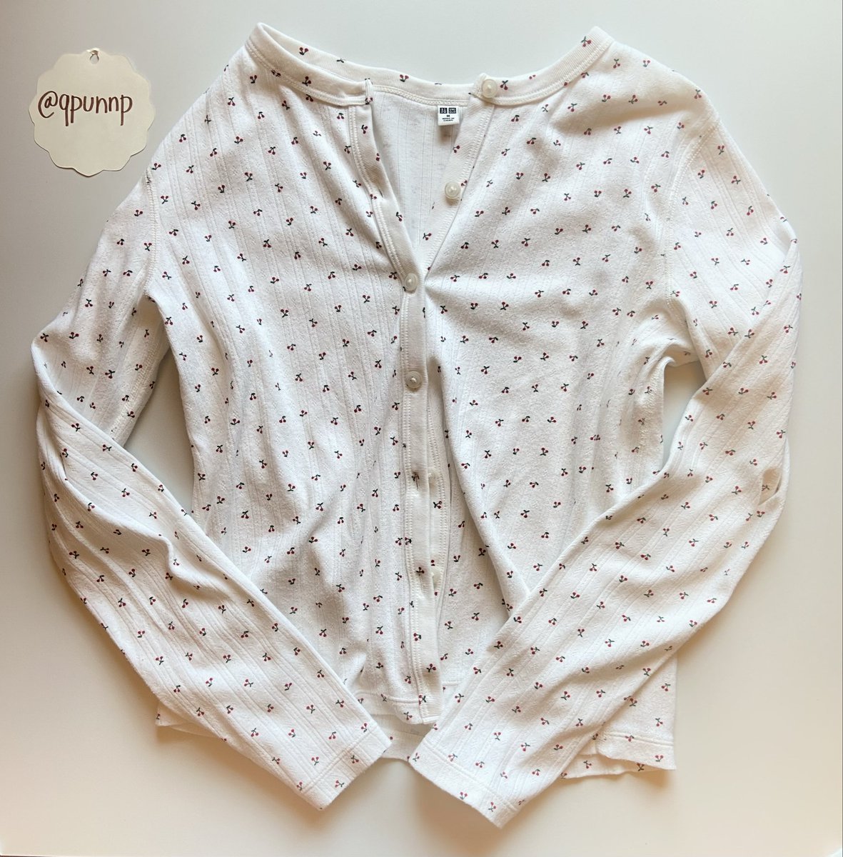 qpunnp's tweet photo. 🍒เสื้อ Cardigan สีขาวลายเชอรี่ Uniqlo
ไซส์ M อก32“ 
ไม่มีตำหนิ ผ้าเป็นขุยเเค่บางจุดน้อยมาก

💫 ส่งต่อ 263 บาท รวมส่ง
สอบถาม/ดูพต.Dm💌

#ส่งต่อเสื้อผ้า #เสื้อผ้ามือสอง #ส่งต่อเสื้อผ้ามือสอง #ส่งต่อเสื้อผ้ามือ2 #เสื้อผ้ามือ2 #เสื้อผ้ามือสองสภาพดี #ส่งต่อuniqlo https://t.co/bnNIAANZCK