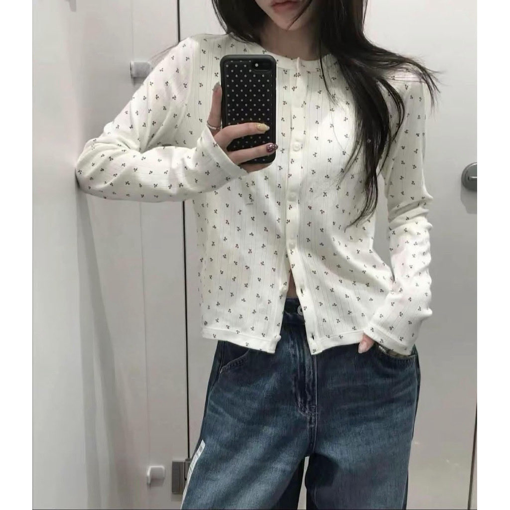 qpunnp's tweet photo. 🍒เสื้อ Cardigan สีขาวลายเชอรี่ Uniqlo
ไซส์ M อก32“ 
ไม่มีตำหนิ ผ้าเป็นขุยเเค่บางจุดน้อยมาก

💫 ส่งต่อ 263 บาท รวมส่ง
สอบถาม/ดูพต.Dm💌

#ส่งต่อเสื้อผ้า #เสื้อผ้ามือสอง #ส่งต่อเสื้อผ้ามือสอง #ส่งต่อเสื้อผ้ามือ2 #เสื้อผ้ามือ2 #เสื้อผ้ามือสองสภาพดี #ส่งต่อuniqlo https://t.co/bnNIAANZCK