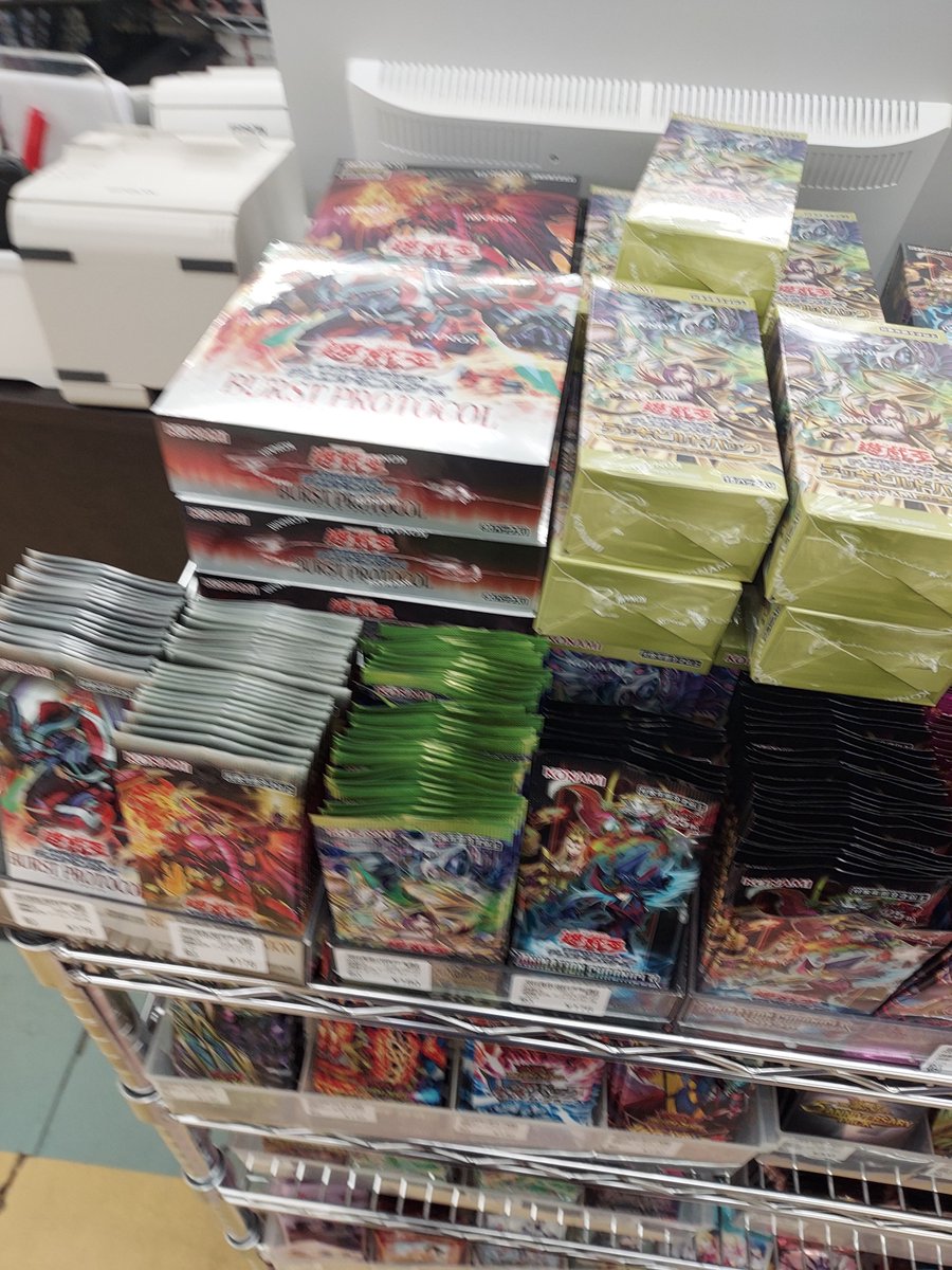 Admir532562's tweet photo. こういうのでいいんだよカードショップさ
ふらっと寄って買えるのがパック販売の本質だろ？
全然買えない状況が良くないんよ https://t.co/YoSz2CXqjM