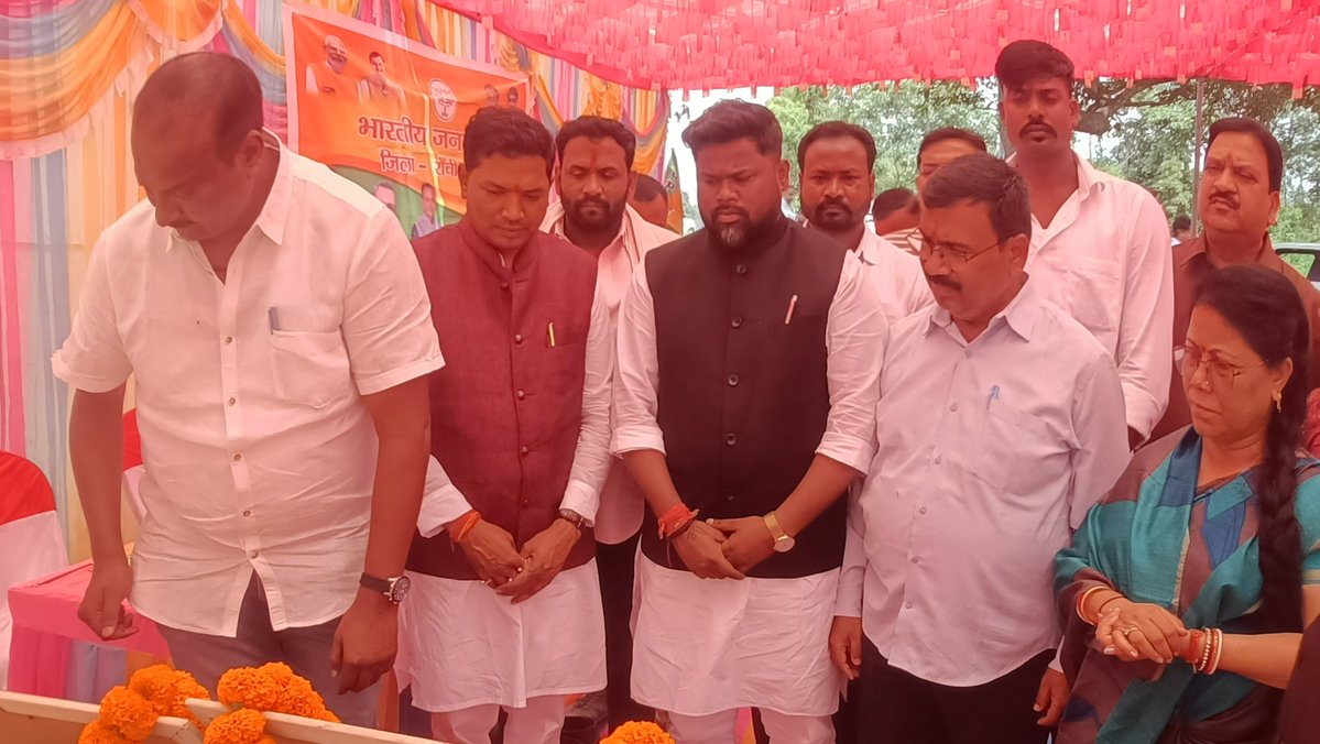 imravi_b's tweet photo. आज दिनांक 13/09/2026 को जिला रांची ग्रामीण पश्चिमी की कार्यसमिति बैठक लापुंग स्थित साईं मंदिर प्रांगण में जिला अध्यक्ष श्री Narendra Kumar जी के अध्यक्षता में आयोजित हुआ 
@BJP4Jharkhand @BJP4India @NitinNabin @blsanthosh @AdityaPdSahu @bjpkarmveer @yourBabulal @narendramodi https://t.co/CWTQsKSG2h