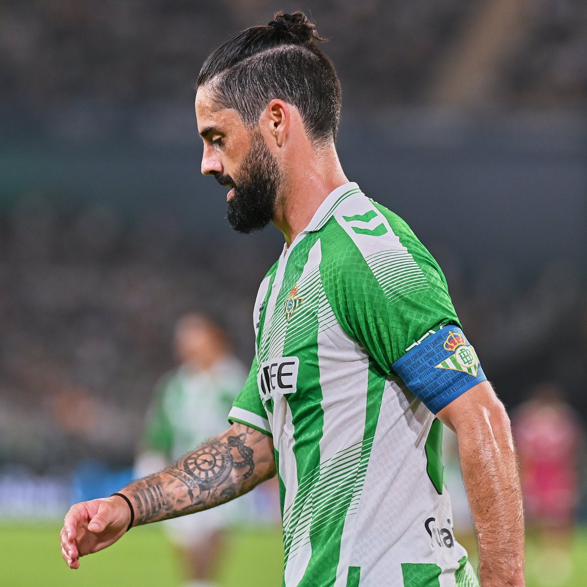 Daniel_SM9's tweet photo. Manuel Pellegrini, sobre el estado de Isco: 

"Isco se encuentra bien físicamente. Creo que ha sido muy importante dosificarlo, no hacerle jugar más de 50 minutos. Seguramente de aquí al parón vamos a seguir con la misma previsión. Pero él está aguantando mejor los partidos, está con menos dolores y sabe que es un jugador muy importante"

@noticiasmira