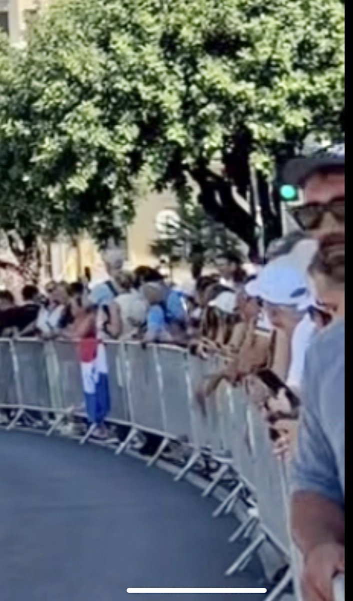 Alessia54219290's tweet photo. Ibrahim è chiaramente ancora a Nizza🤣 https://t.co/rsy5YuP7p8