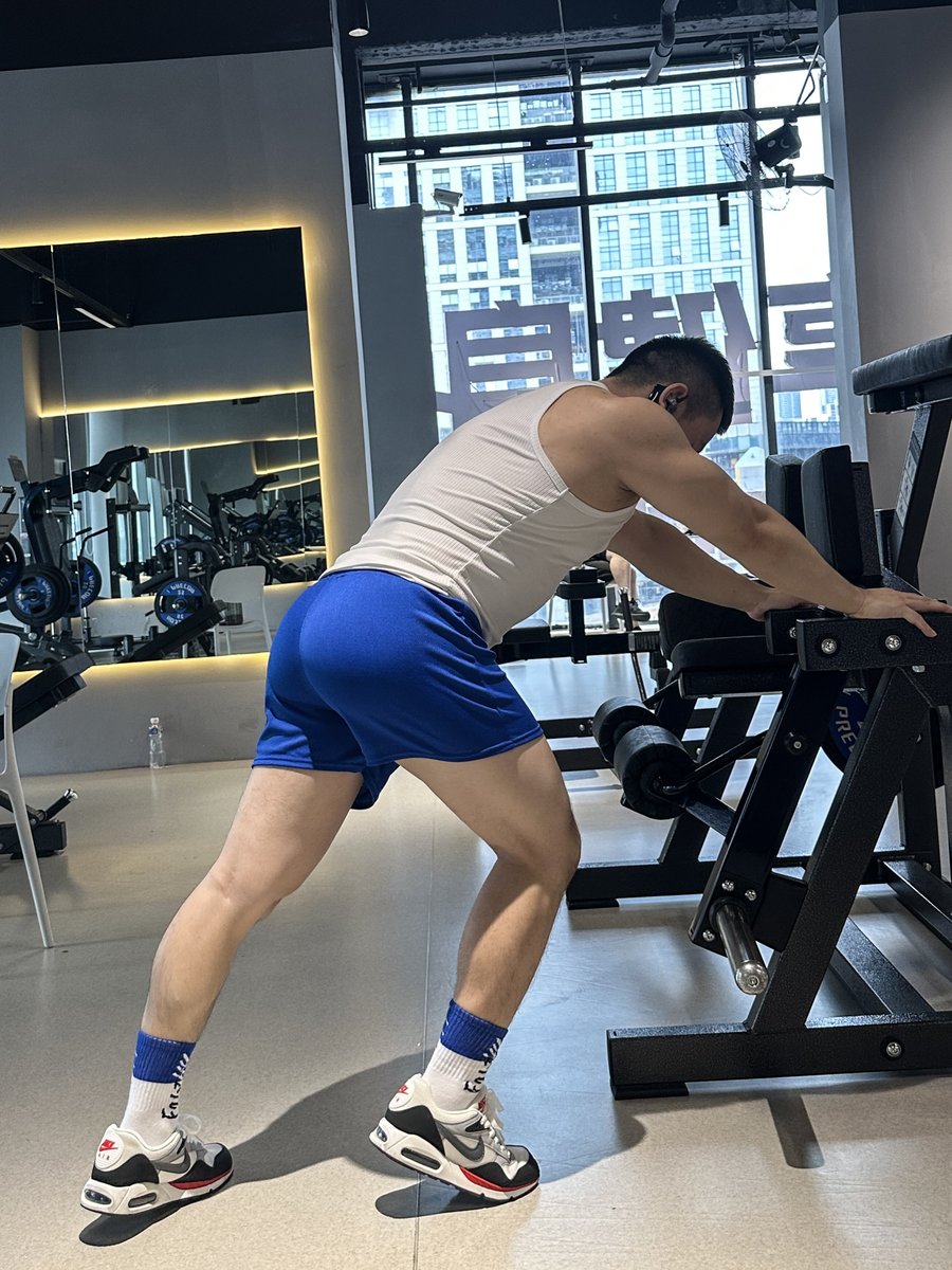 MackleTam's tweet photo. 由於新賬號 今天發的判斷違規 因此可能關注不了本賬號 要隔一段時間 因此前段時間我還是要乖乖不能發太擦的才行 https://t.co/nSEUvUZEzd