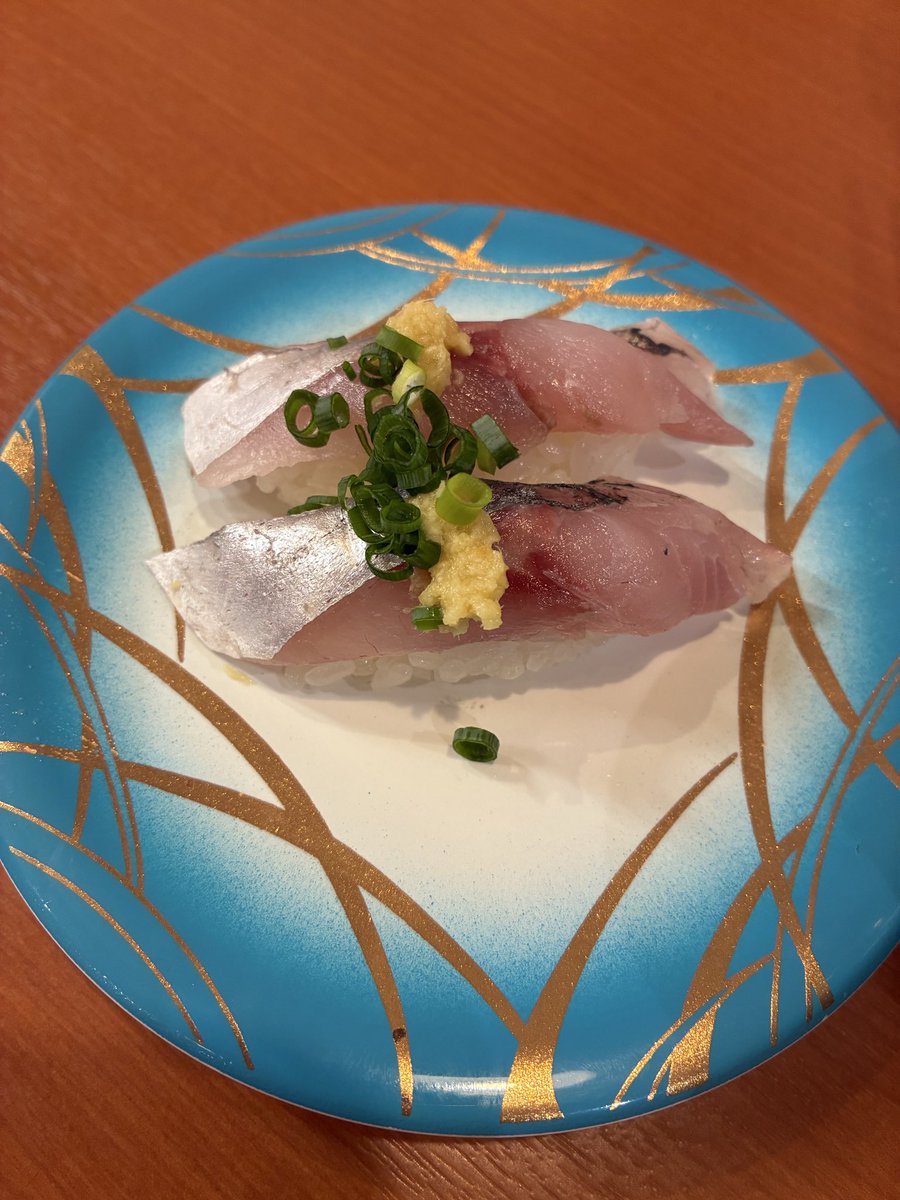 kprprpr's tweet photo. お寿司食べてたら年末ロマポル発表きてたわ🦅 https://t.co/UbQLitSG1H