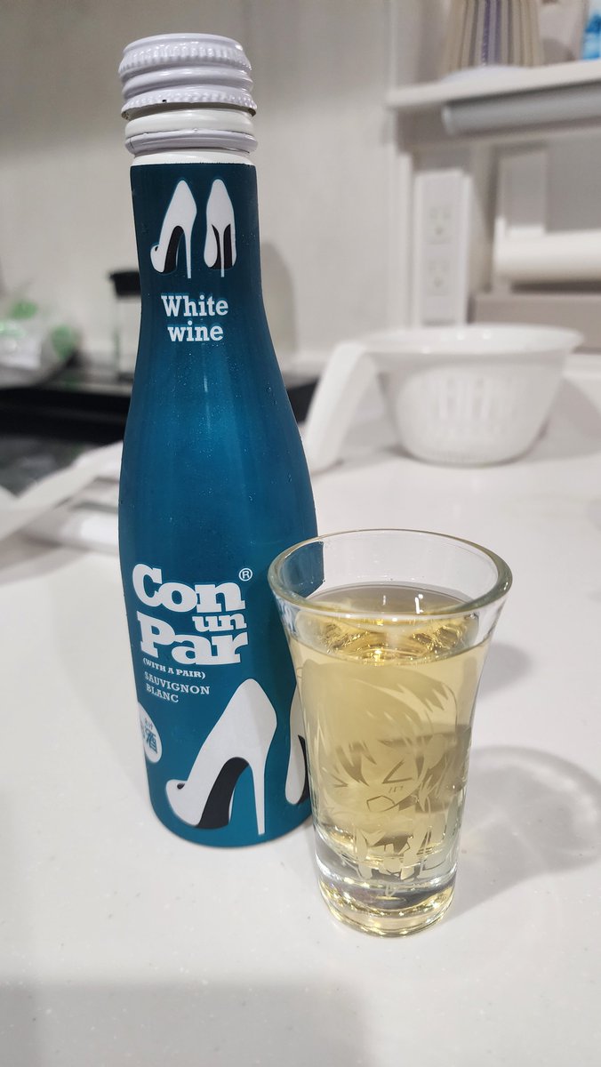 _I0x0I_'s tweet photo. 貰ったワイン消費〜
花畑牧場安心の美味しさ。そしてワインに合う https://t.co/Rw5gkMluzj