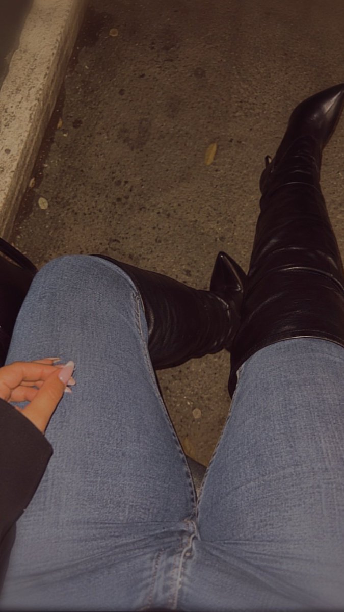 LaDivineCelia's tweet photo. Ton unique rôle c’est de raquer pour ta divine reine comme une bonne slp 🐕

#moneyslave #paypig #moneymiss #soumis #domina https://t.co/kNxDiYcLKB