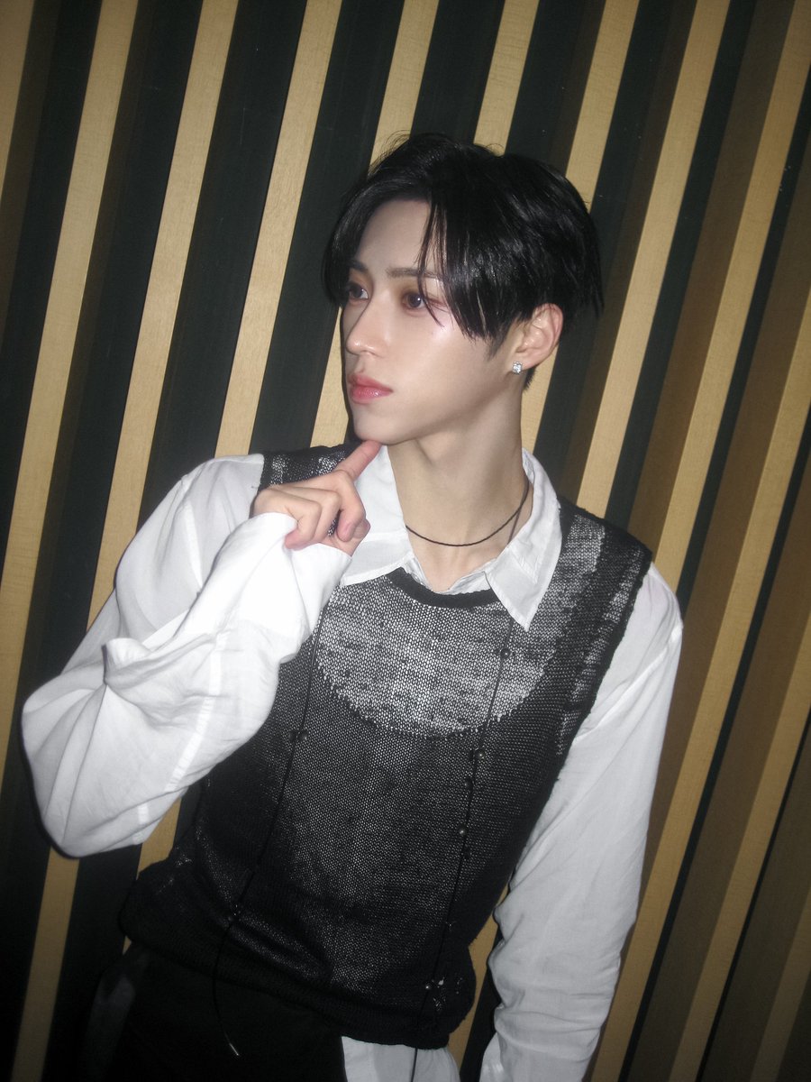 ALD1_official_'s tweet photo. ALPHA DRIVE ONE ‘UNBREAKABLE : 少年BEAST’ Music Show Behind Photo #1 (Vintage Ver.)

#ALPHADRIVEONE #ALD1 #알파드라이브원 
#UNBREAKABLE_少年BEAST https://t.co/HyDamrXNvg
