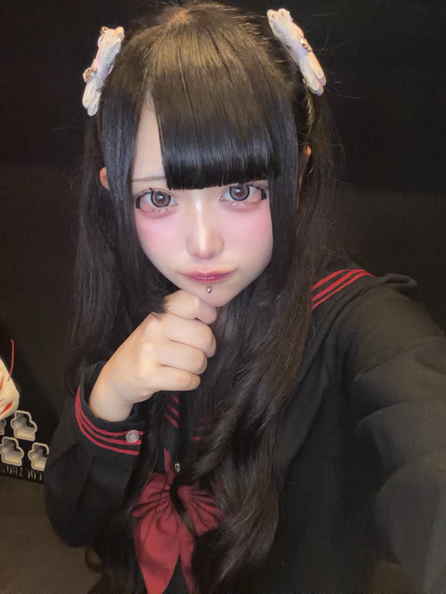 guran_roa's tweet photo. 振り払った左手首の傷 キミをキミをキミを 想った数だよ https://t.co/oqzhNsvg3J