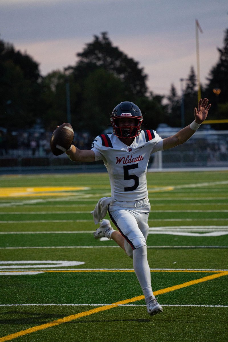 HankWhitworth's tweet photo. Really proud of the way we battled (especially our big boys) against the #1 team in the state. Made some mistakes, but excited to learn from them and keep improving week by week! 

18-26 196 yards 
2 TD (1 passing, 1 rushing) https://t.co/XXzPemKqaN