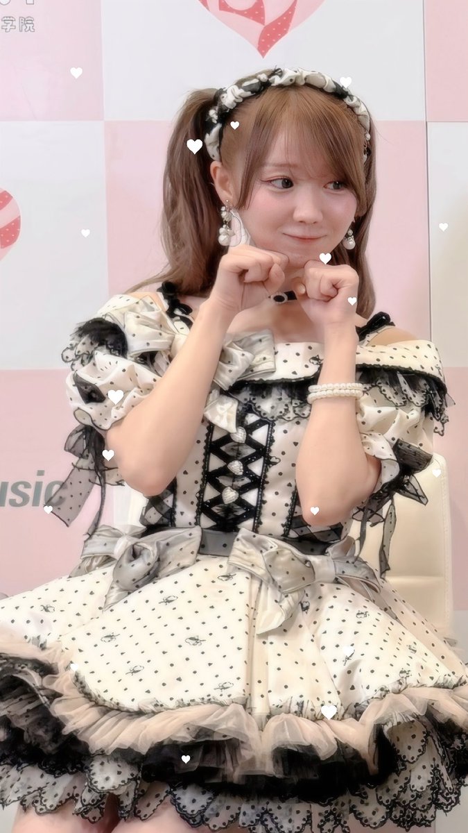 kaenya0404's tweet photo. えみりさ ニャンコ飼いはじめました🐱 https://t.co/TW8K4jPK8p