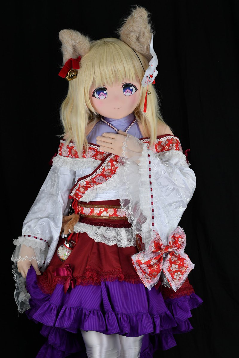 runachanandruna's tweet photo. 「ルナ様のお洋服、リビジョン2です。私が作りました」
「そなたが･･･妾のために、これを？」
「はい。ルナ様に似合うかなって思って」
「気に入っていただけました？」
「ありがとう、るな。妾にとって、何より嬉しい誕生日の贈り物じゃ」 https://t.co/3S4Xxz7PAs
