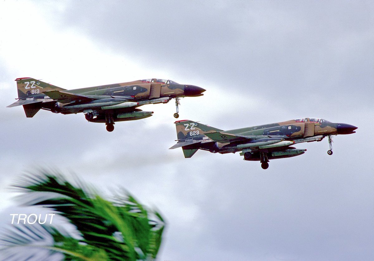 TROUT92241176's tweet photo. #913の日  F-4C ZZ 913 / 623  1978年10月嘉手納基地 https://t.co/hRYE4VUIoe